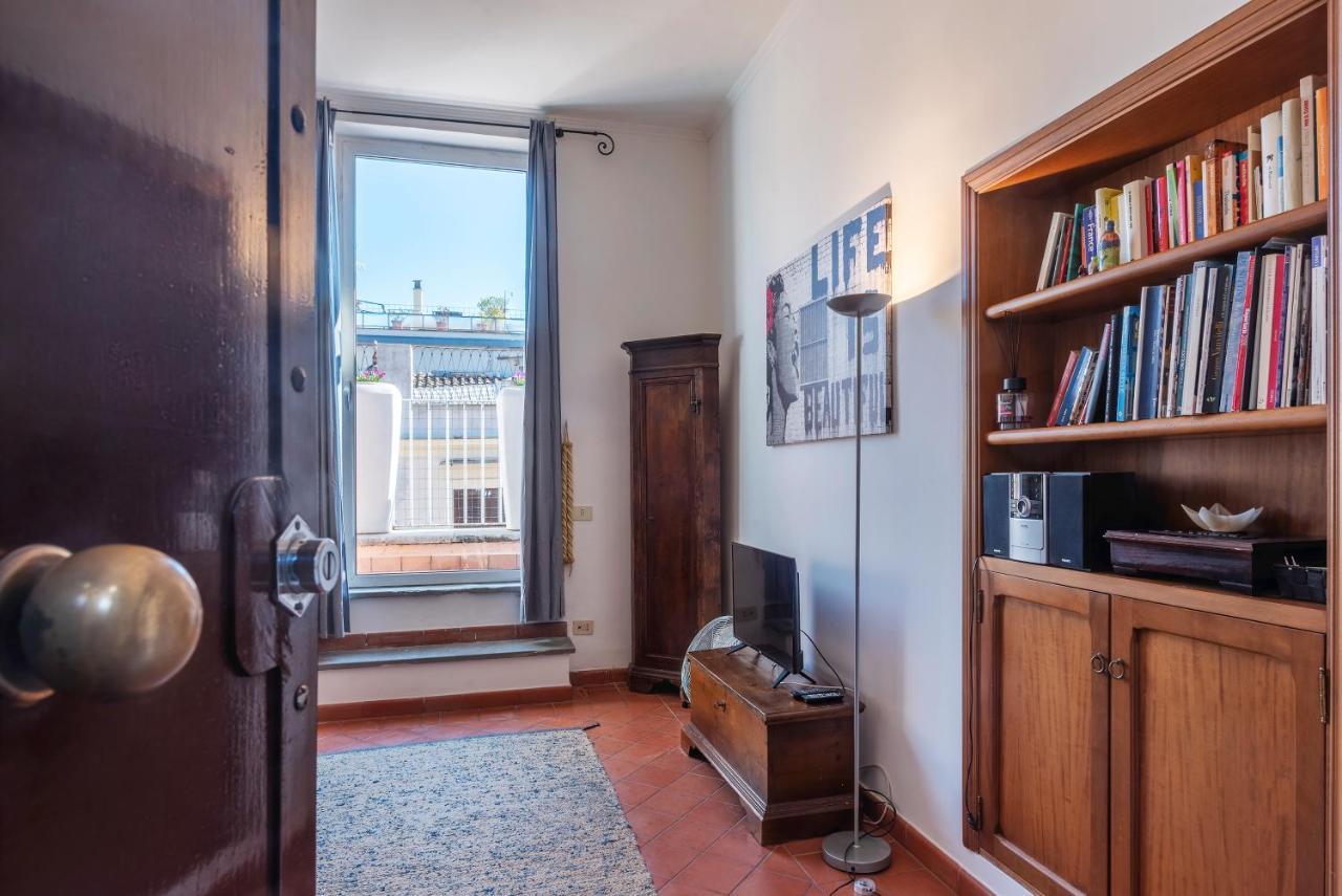 Spanish Steps Corner Рим Екстериор снимка