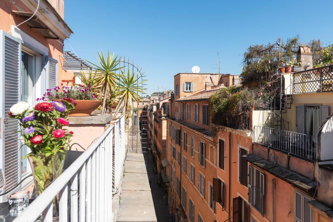 Spanish Steps Corner Рим Екстериор снимка